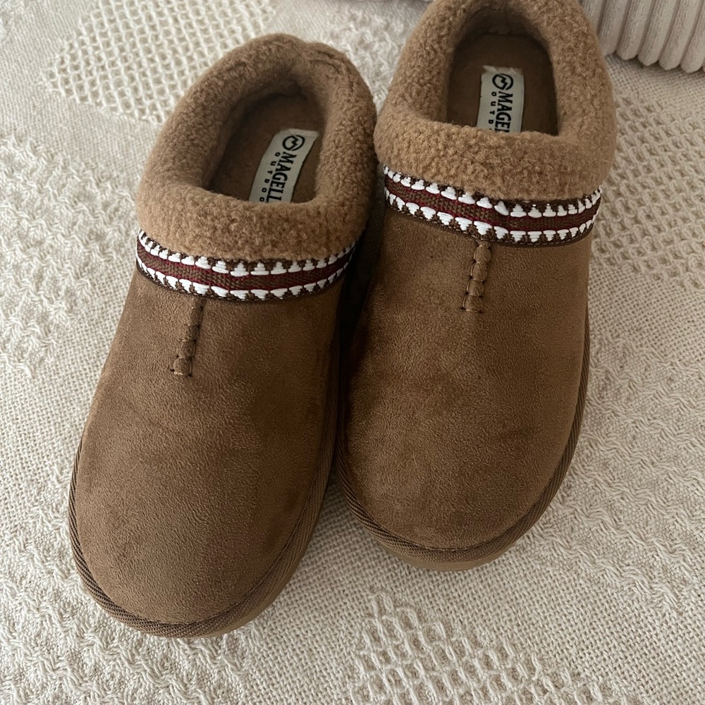 Magellan Outdoors Tan Sherpa Lined Footwear